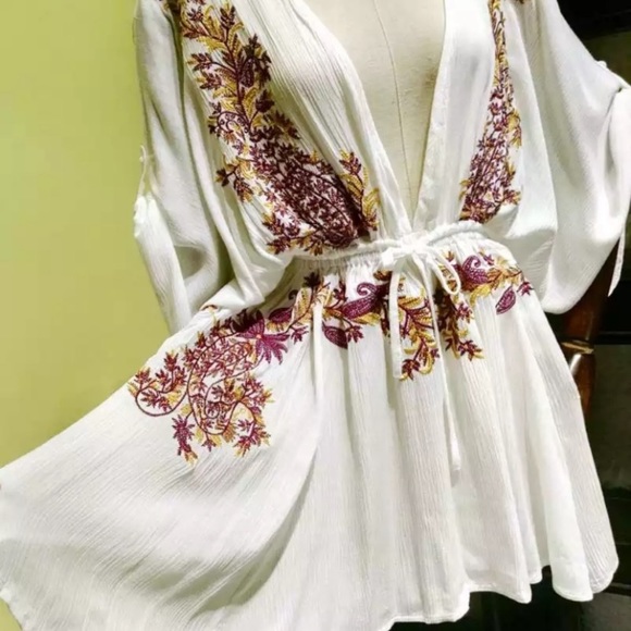 White Floral Embroidered Deep V Boho Gypsy Dress - Picture 9 of 9